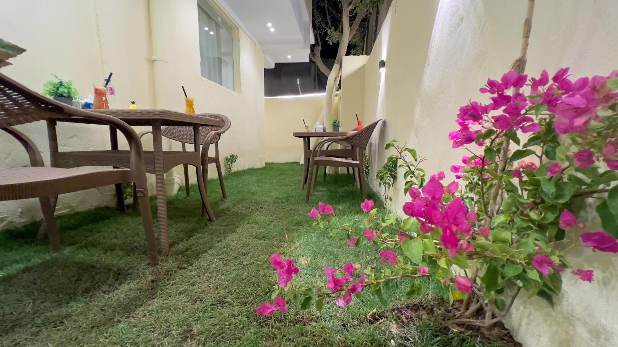 Pyramids Vista Inn Kafret el-Gabal المظهر الخارجي الصورة